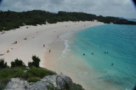 A magnífica Horseshoe Bay, em Bermuda, num dia tranquilo
